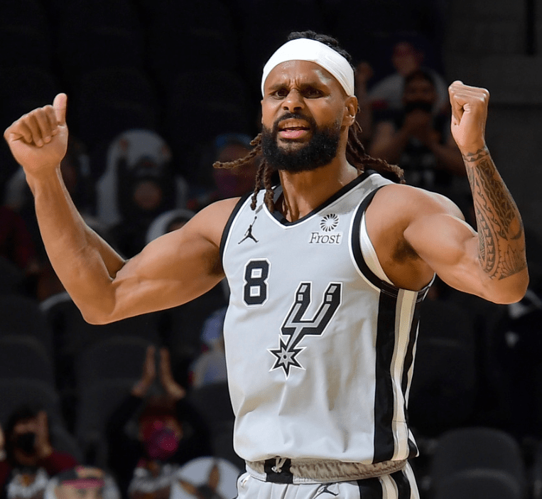 巫师凭借贝尔坚持追分力克马刺,球队士气高涨冲向季后赛的简单介绍 巫师凭借贝尔坚持追分力克马刺,球队士气高涨冲向季后赛的简单介绍