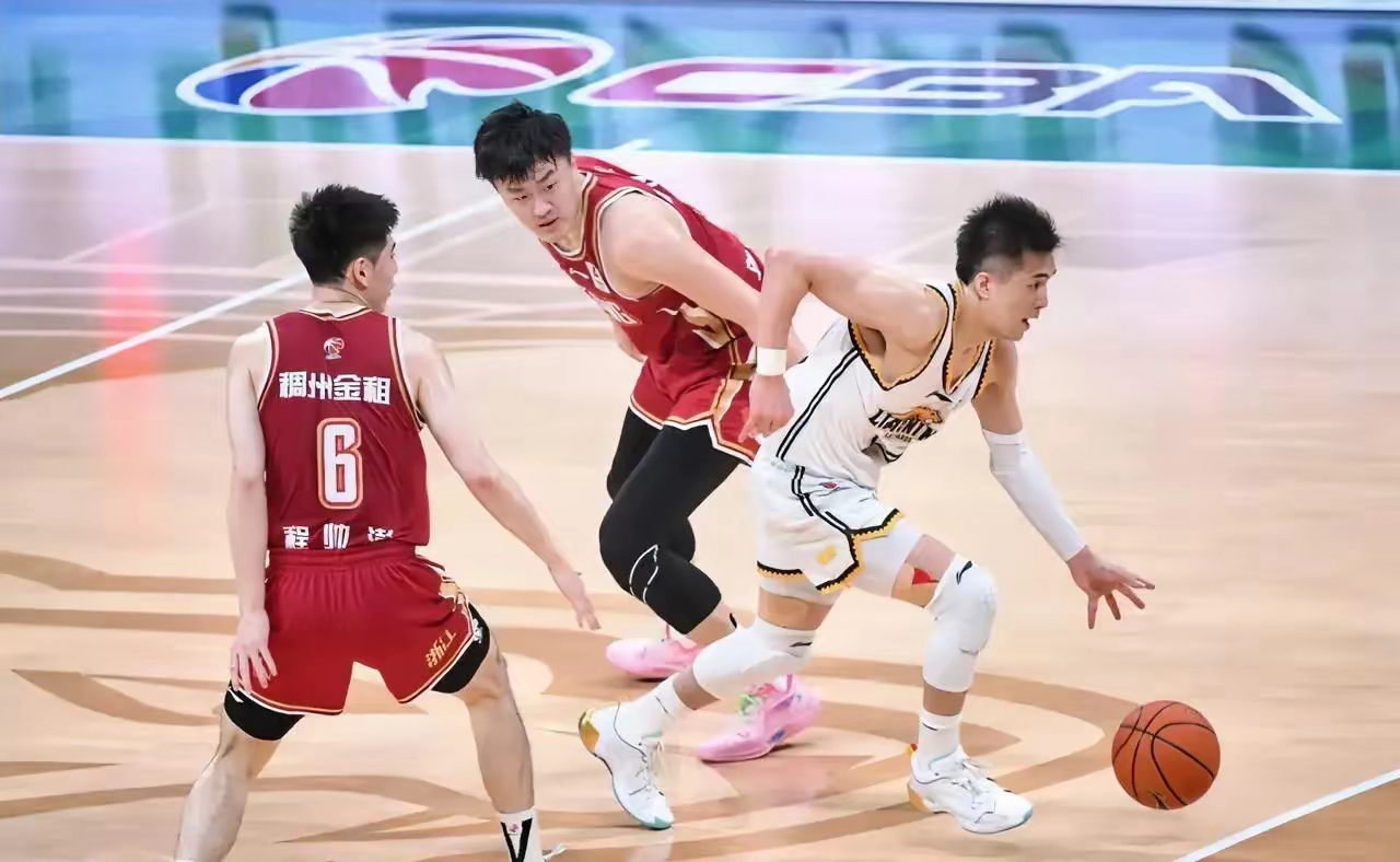 湖南男篮实力强劲,豪取五连胜 湖南男篮实力强劲,豪取五连胜