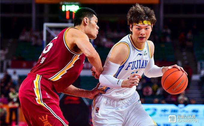 爱游戏在线登录-俄罗斯队主场赢球意大利队遭遇挑战