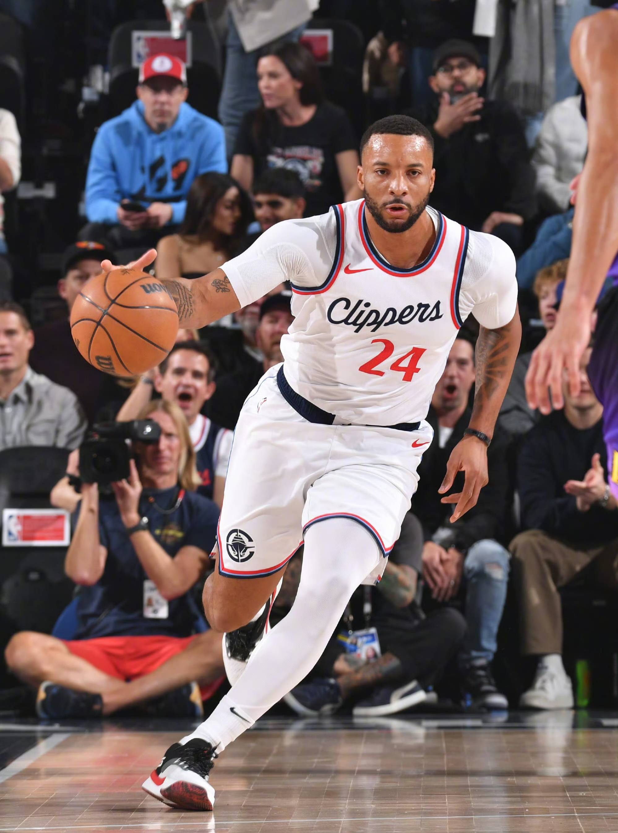 爱游戏在线登录-关于独行侠憾负快船，遭遇绝杀惨败的信息