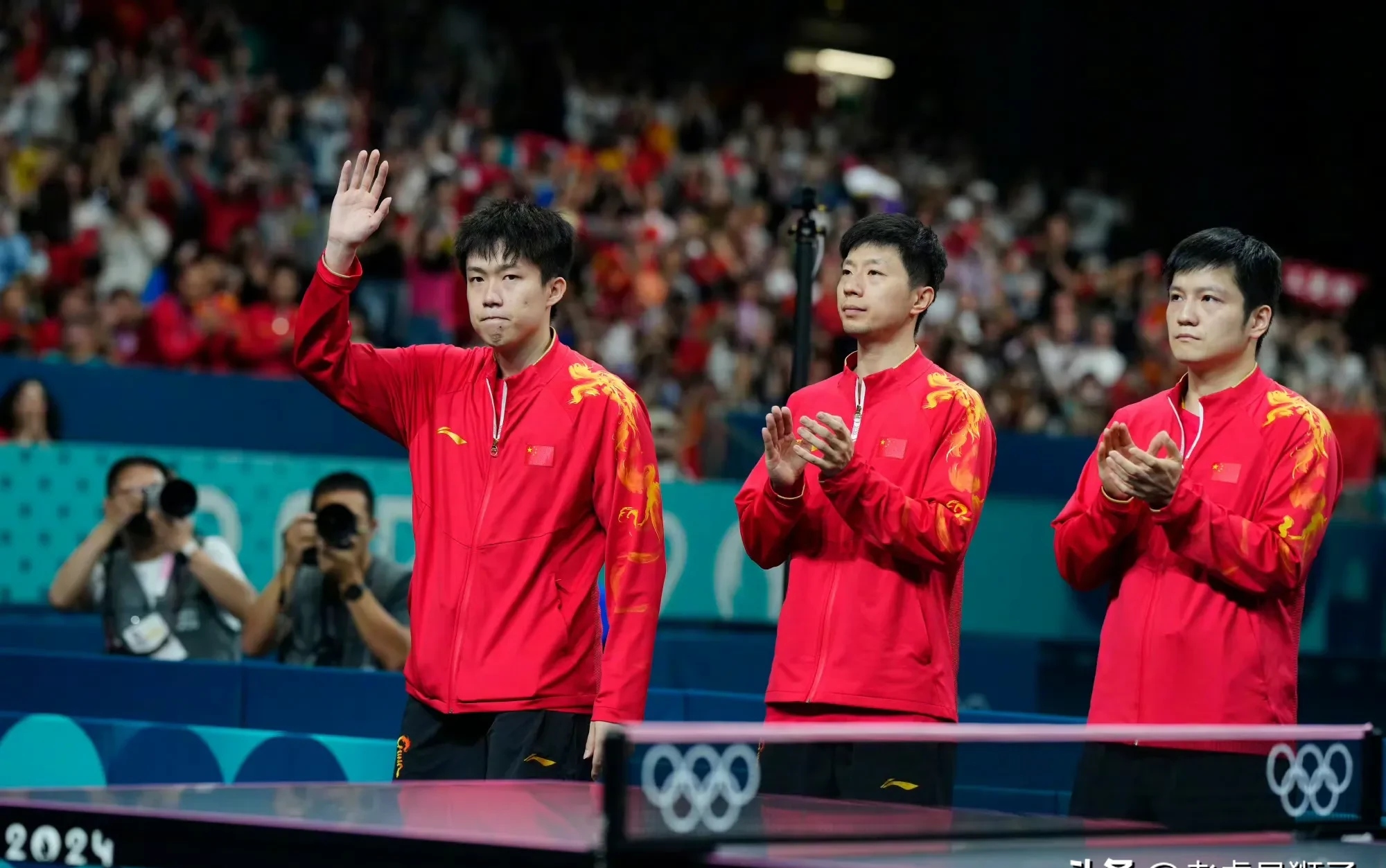 包含瑞典男子射箭队表现突出，击败对手夺冠的词条