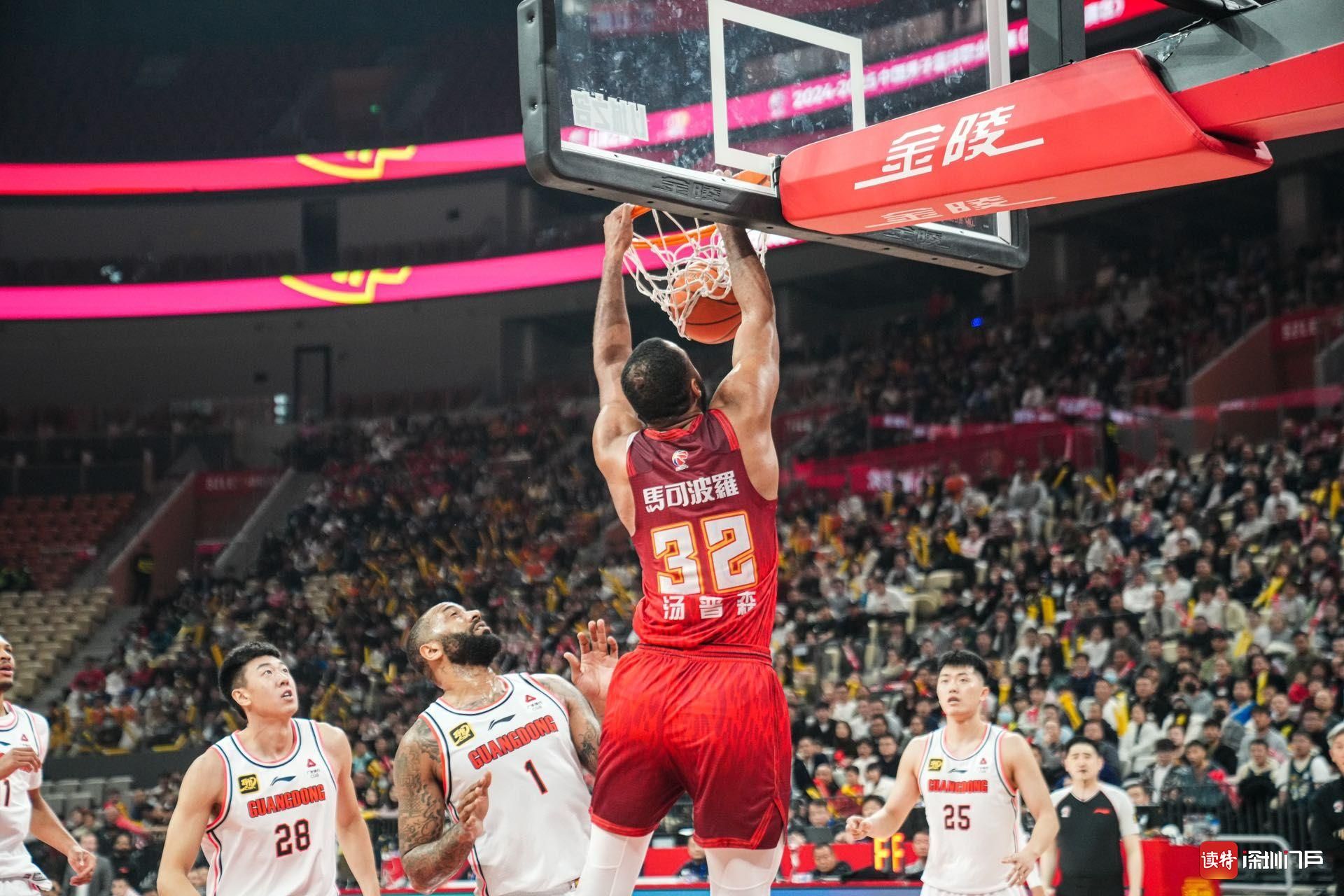 深圳主力球员受伤备战失利,球队遭遇困境 深圳主力球员受伤备战失利,球队遭遇困境