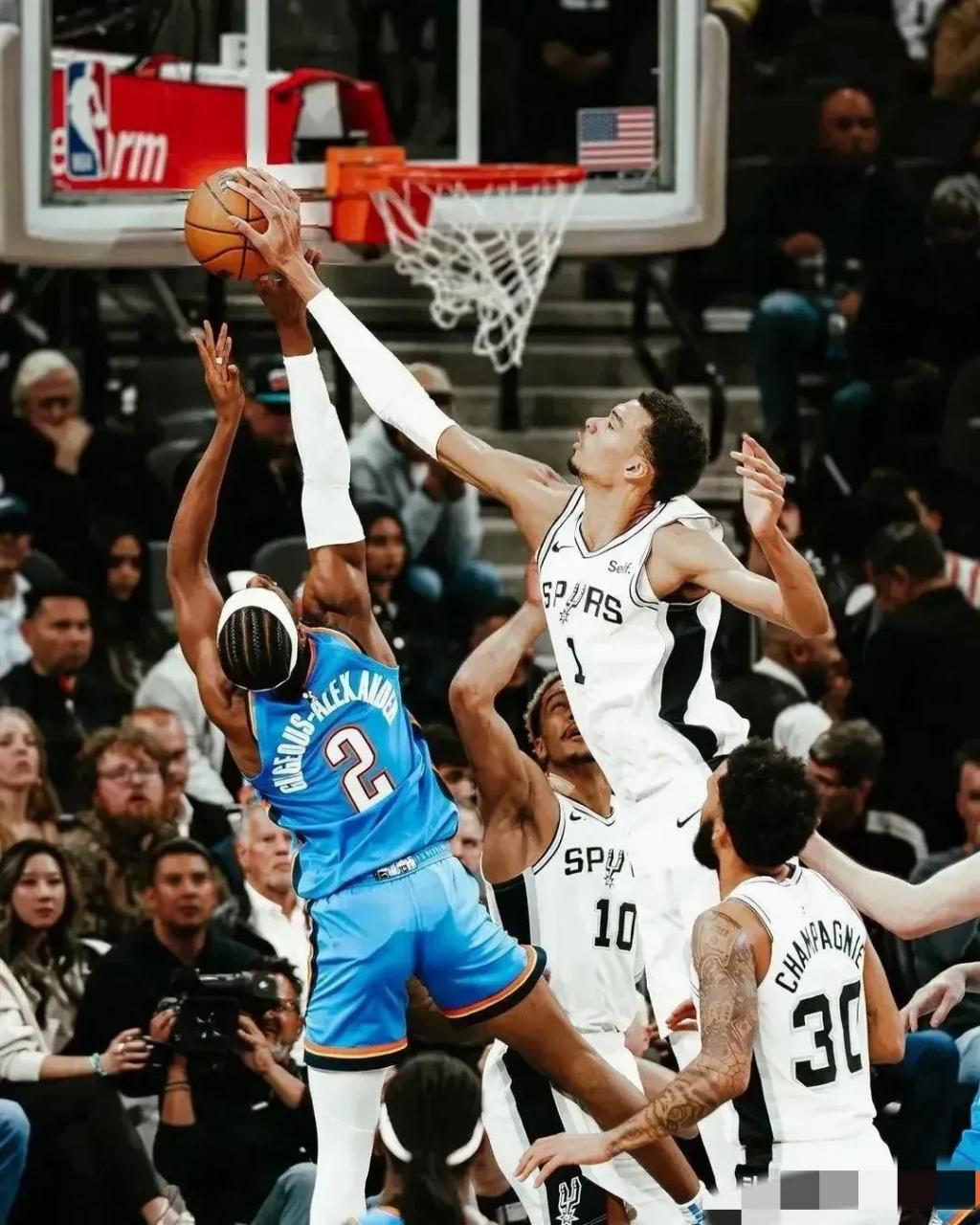 NBA球星受伤无缘季后赛,球队面临挑战 NBA球星受伤无缘季后赛,球队面临挑战