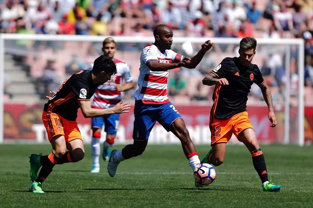 包含格拉纳达战平对手,保持在中游位置的词条 包含格拉纳达战平对手,保持在中游位置的词条