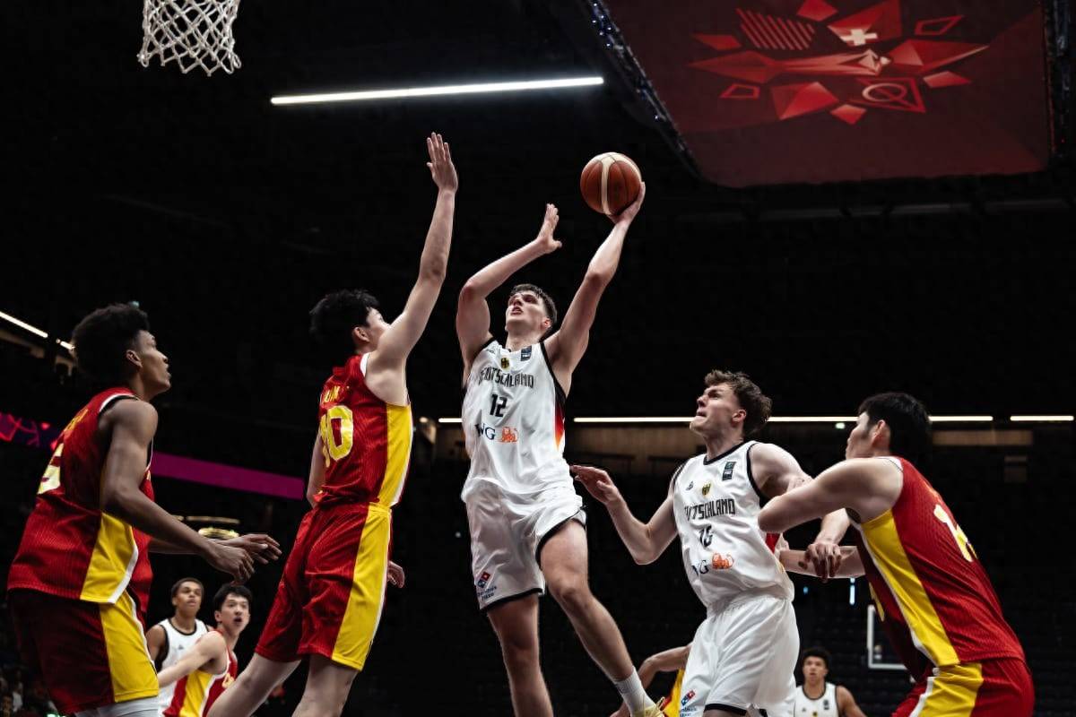 包含充满悬念的篮球大战，精彩纷呈的词条