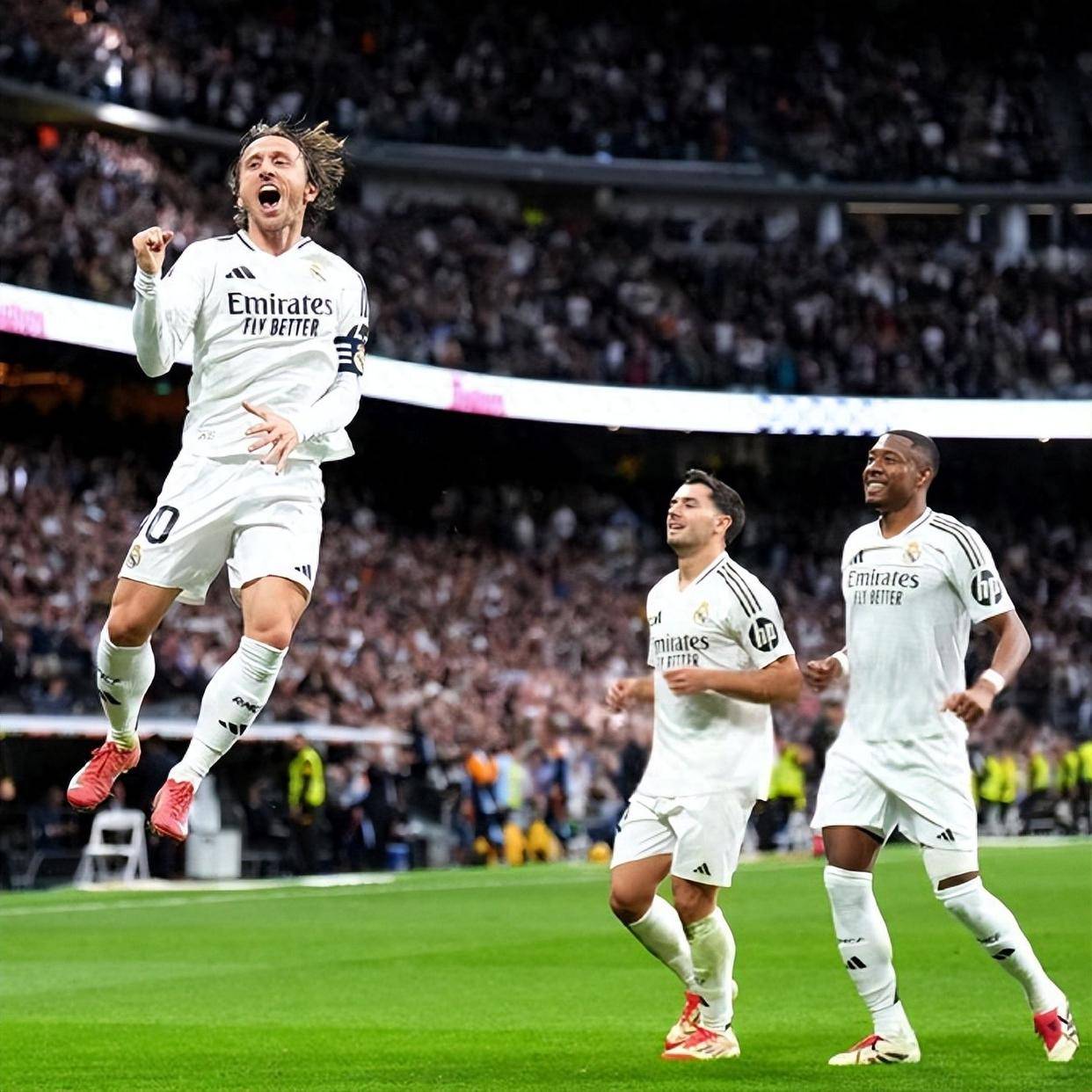 爱游戏登录入口-包含欧洲联赛冠军争夺激烈，多支球队火力全开的词条