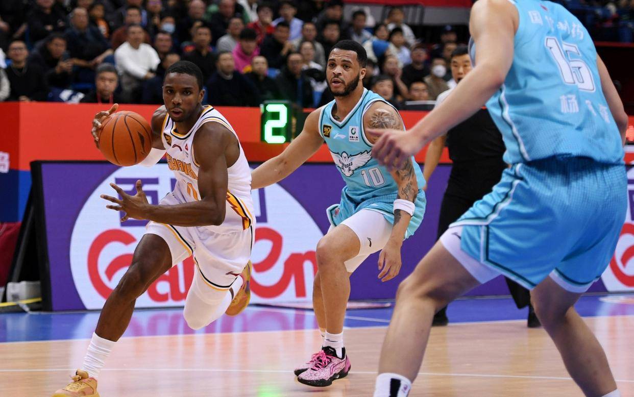 球队引进新外援,提升球队整体实力,冲击季后赛资格的简单介绍 球队引进新外援,提升球队整体实力,冲击季后赛资格的简单介绍