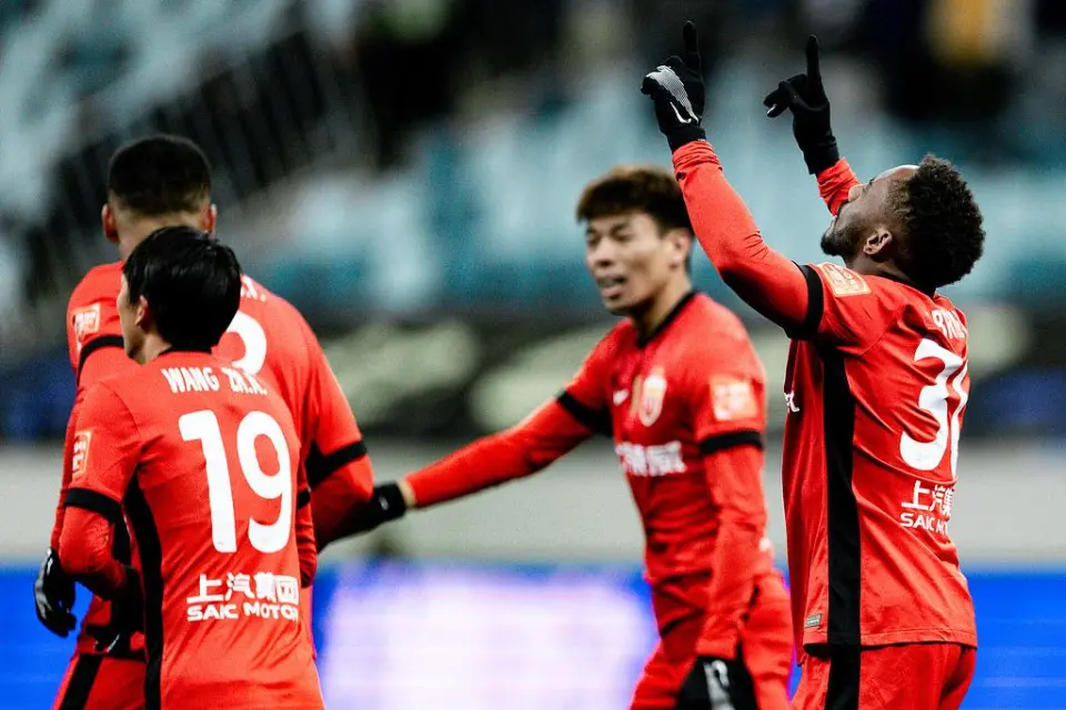 江苏苏宁凭借制胜球，逆转战胜上海申花