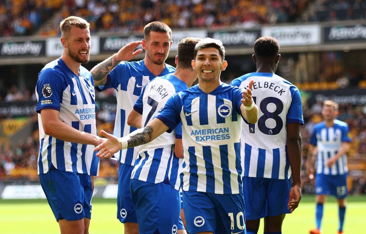 曼城客场大胜布莱顿，稳居英超榜首位置的简单介绍