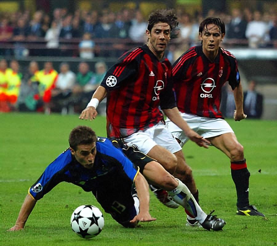 关于AC米兰战胜对手,深陷胜利喜悦的信息 关于AC米兰战胜对手,深陷胜利喜悦的信息