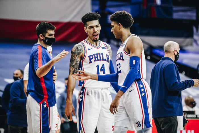 爱游戏网页版登录入口-关于斯塔看评的胜通过路高止胜，步居积分榜头名的信息