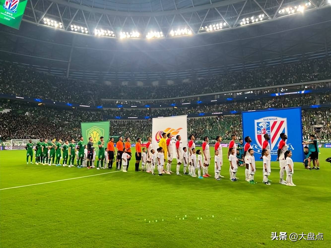 爱游戏在线登录-观众热情迎来世界级足球赛事