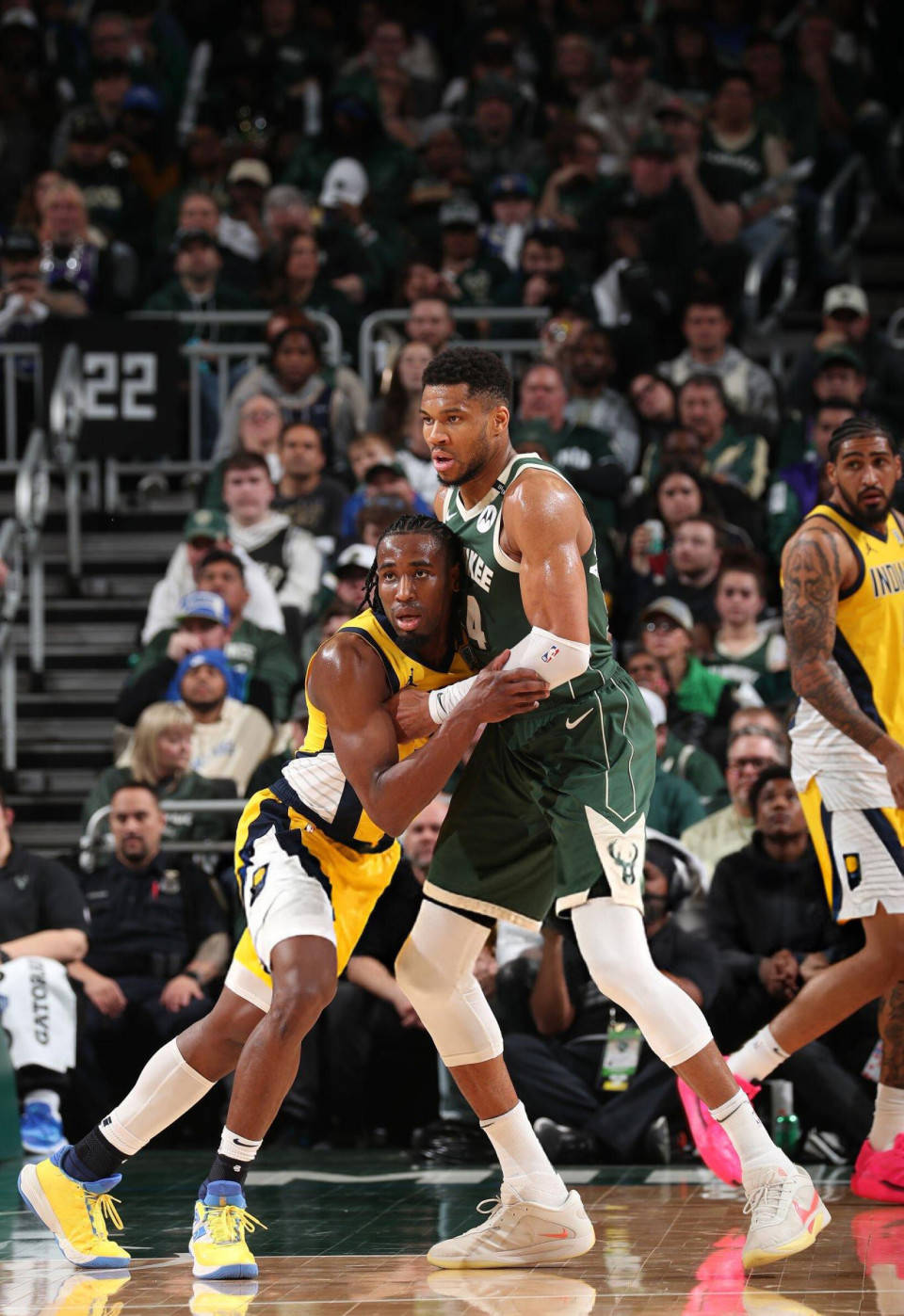 爱游戏官网网页版入口-NBA总决赛东区半决赛雄鹿疲态尽显