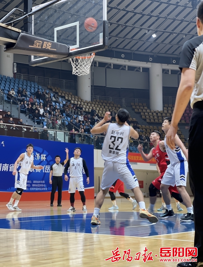 爱游戏登录-湖南男篮客场逆转成功，结束连败