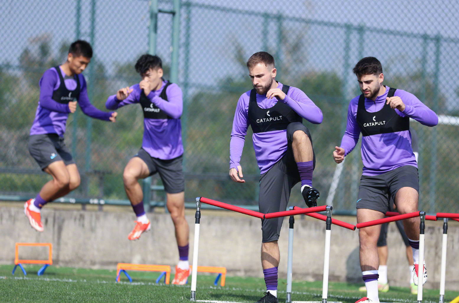 爱游戏网页版-青年球员获得三年顶级球队试训机会