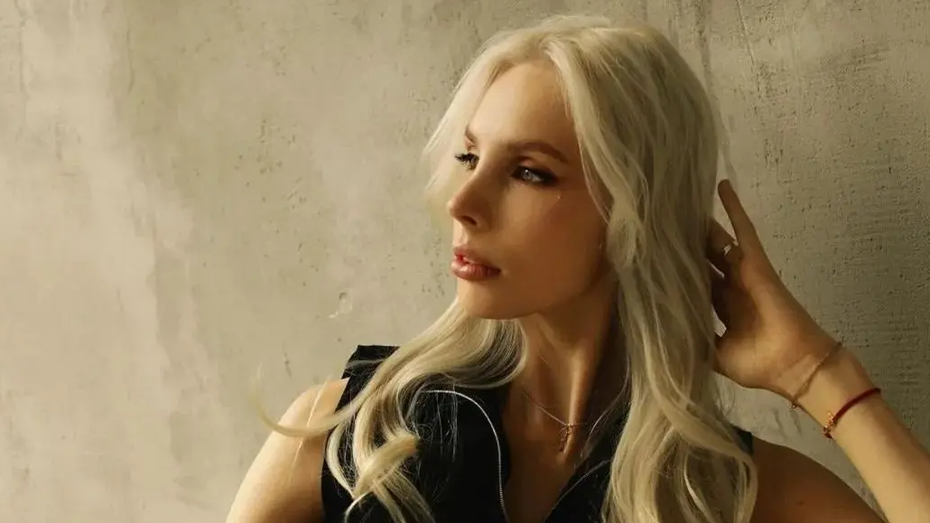 包含FIBA颁发最佳教练奖项俄罗斯队夺冠的词条