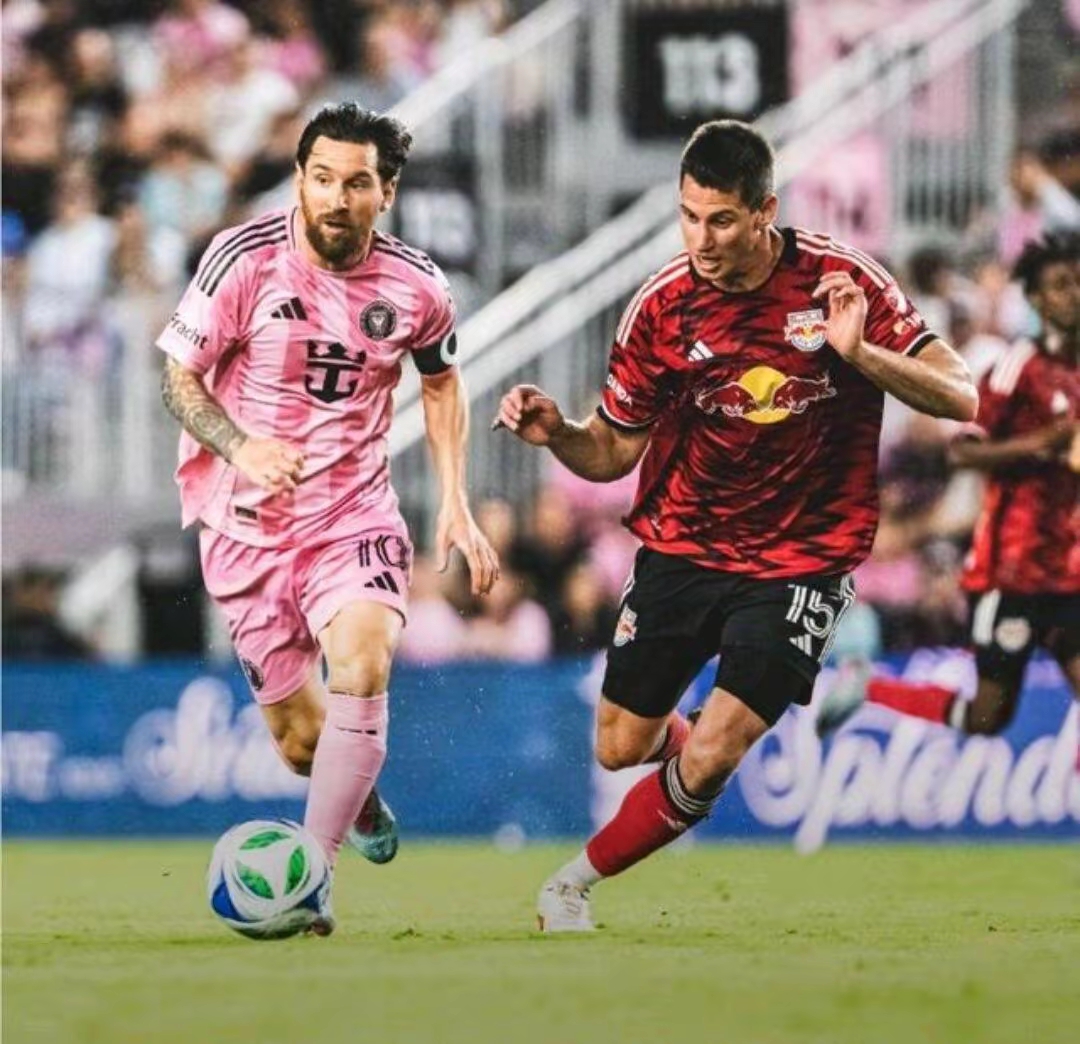 爱游戏app-关于欧洲预选赛中一众球队发挥出色，角逐激烈有声的信息