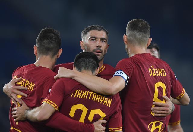 爱游戏中国官网-罗马队全队努力夺得重要胜利