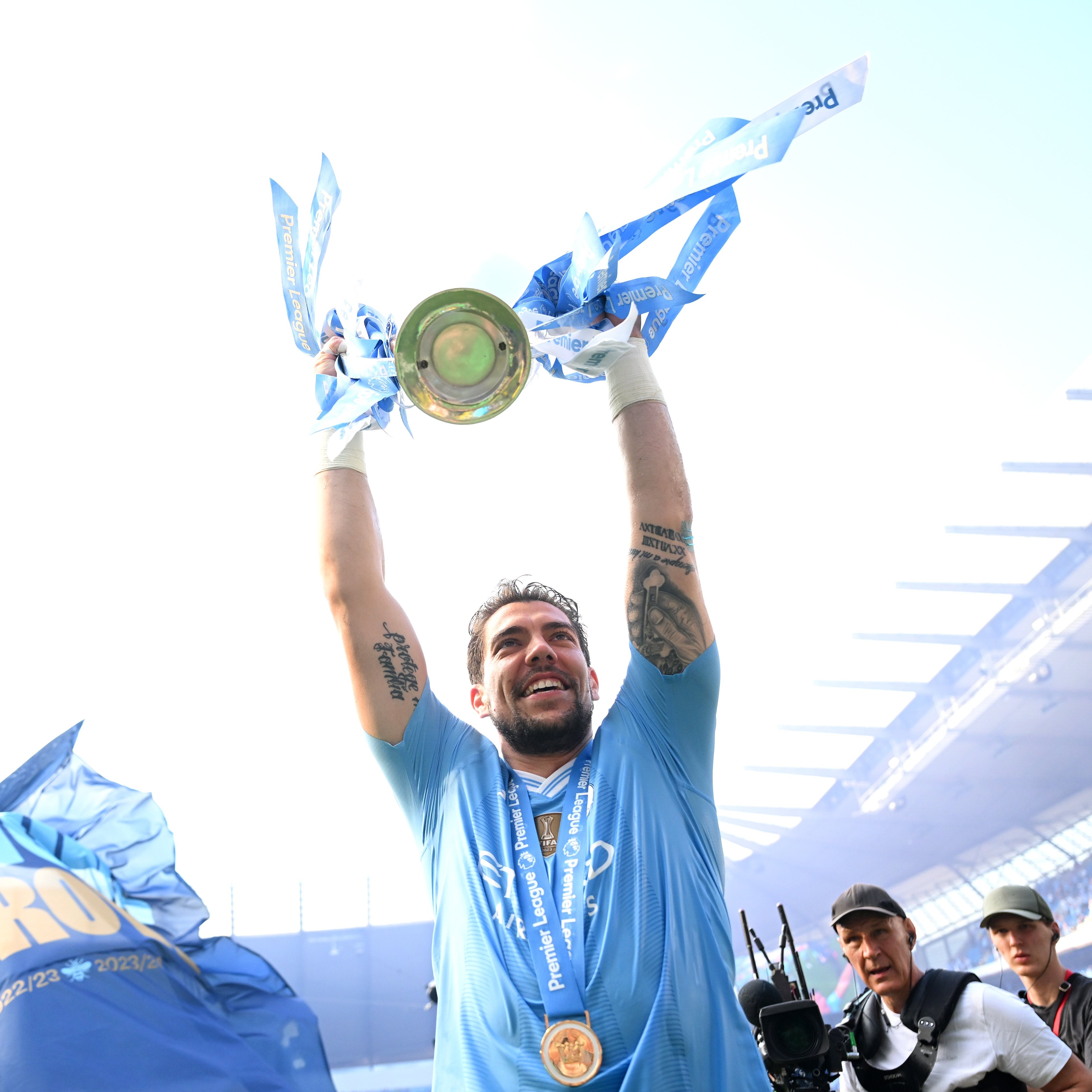 曼联连胜四场,欲夺冠军宝座 曼联连胜四场,欲夺冠军宝座