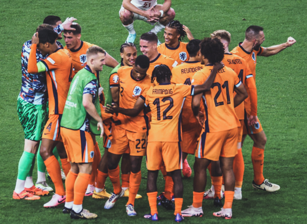 法国队在激烈比赛中获胜，成功晋级四强的简单介绍