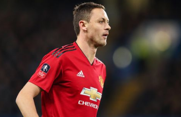 经验老将发挥关键作用,指引球队前行 经验老将发挥关键作用,指引球队前行