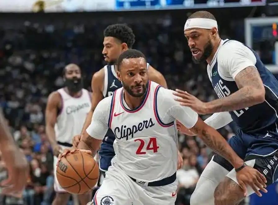 包含凯尔特人惜败独行侠，汤普森命中关键三分的词条