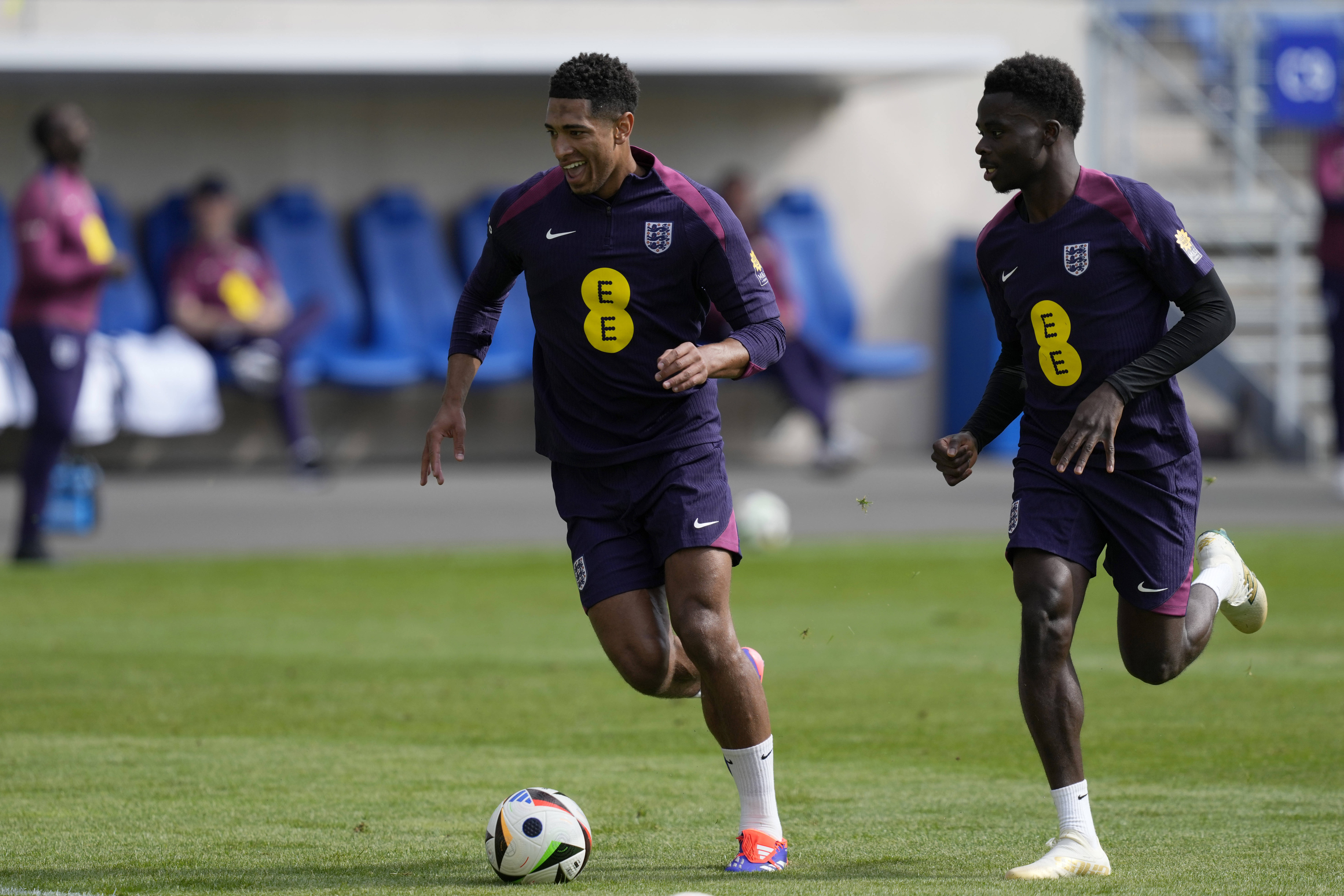 英格兰球员入选国家队备战比赛 英格兰球员入选国家队备战比赛