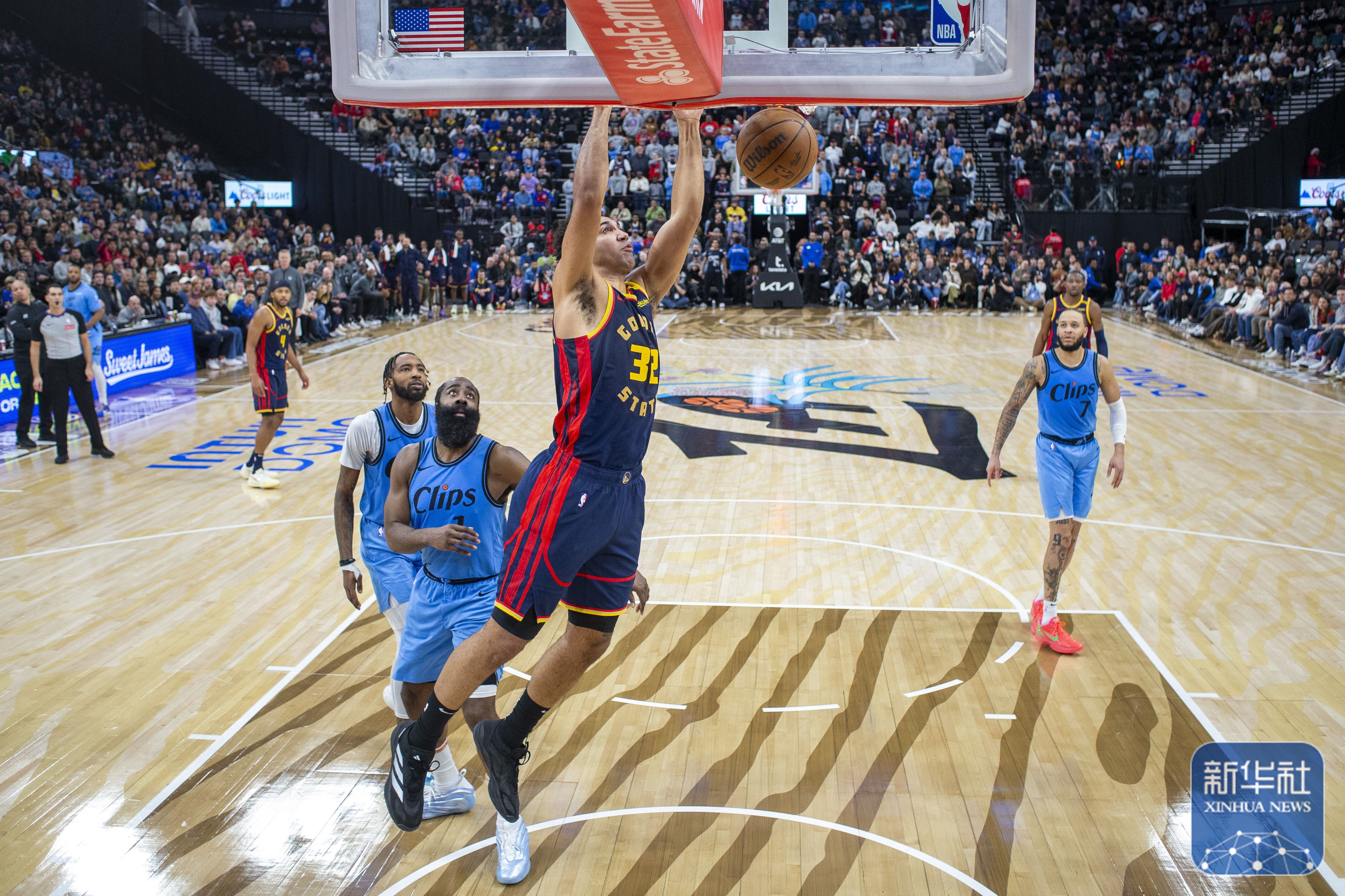 爱游戏在线登录-欧洲篮球明星大展身手，率队晋级决赛的简单介绍