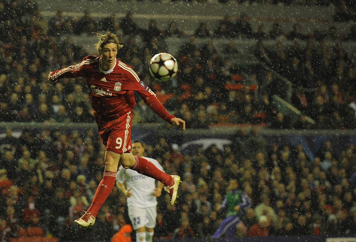 足球赛场震撼人心,胜利属于最强者 足球赛场震撼人心,胜利属于最强者