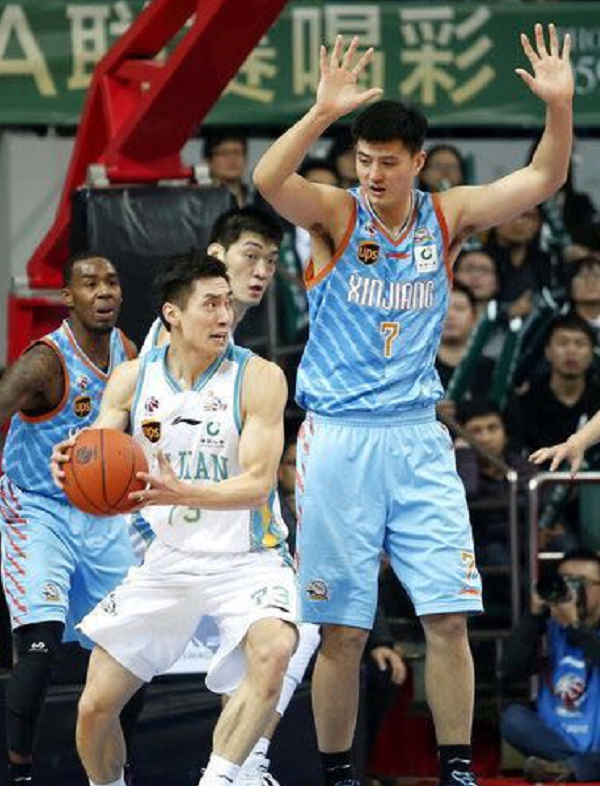 广西男篮继续稳扎稳打,主教练信心满满 广西男篮继续稳扎稳打,主教练信心满满