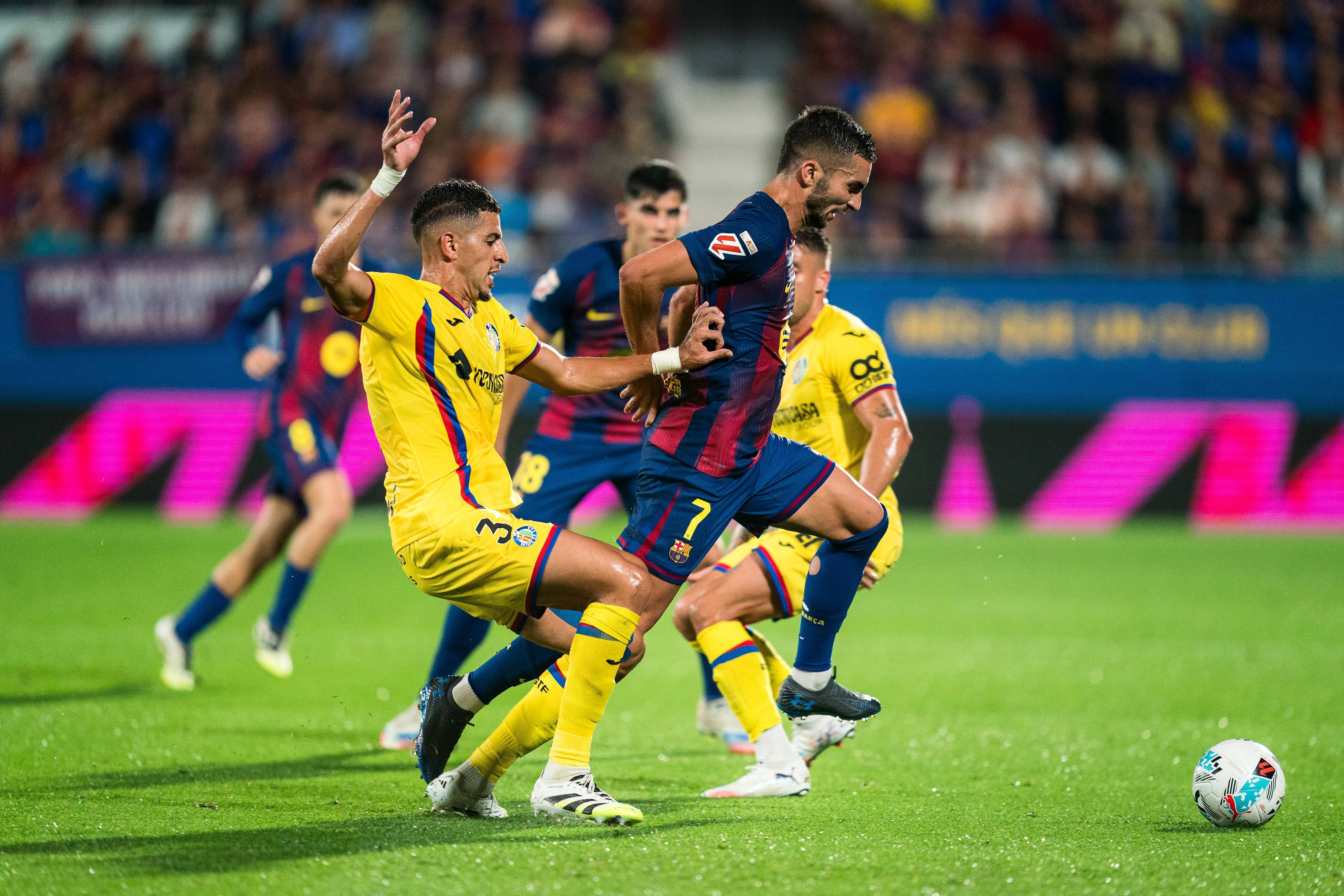 爱游戏登录-巴塞罗那最新一场比赛成绩引发热议