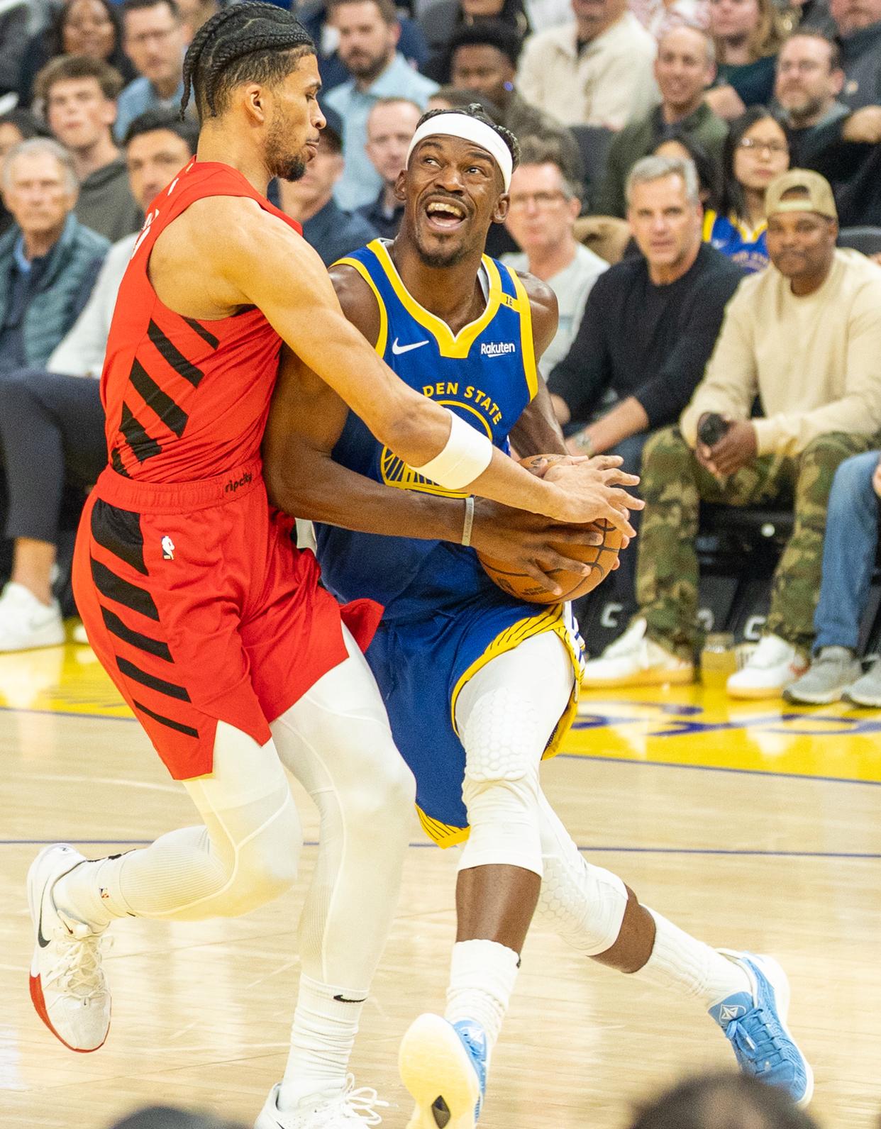 勇士胜开拓者,保持不败纪录 勇士胜开拓者,保持不败纪录