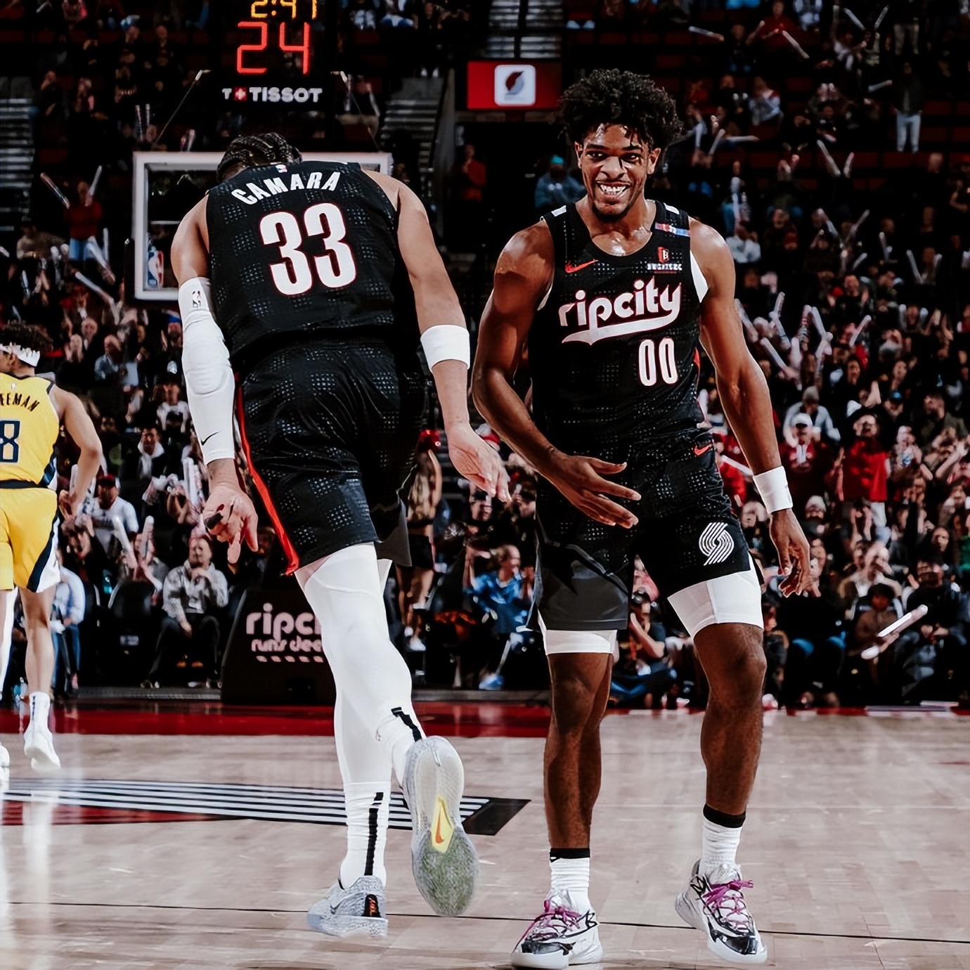 开拓者逆转圣奇努,利拉德独得38分 开拓者逆转圣奇努,利拉德独得38分