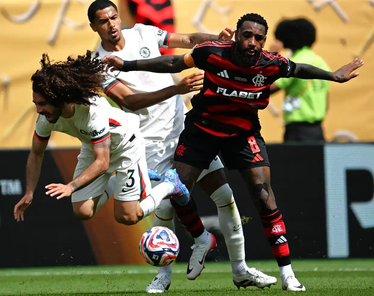 爱游戏官网-帕尔马主场不敌劲旅，遭遇重挫的简单介绍